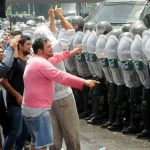 represion-en-cresta-roja-e1450820868243