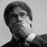 carles-puigdemont-mano-efe-06122017-1