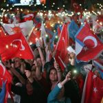 Alt-Seguidores-de-Erdogan-celebran-la-victoria-en-las-elecciones-presidenciales-turcas.-EFE