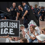 Estados Unidos-Mujeres detenidas