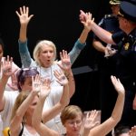 Mujeres detenidas en USA tras protestas.